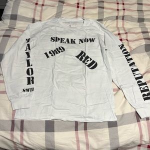 Taylor Swift 2019 AMAs Performance Shirt